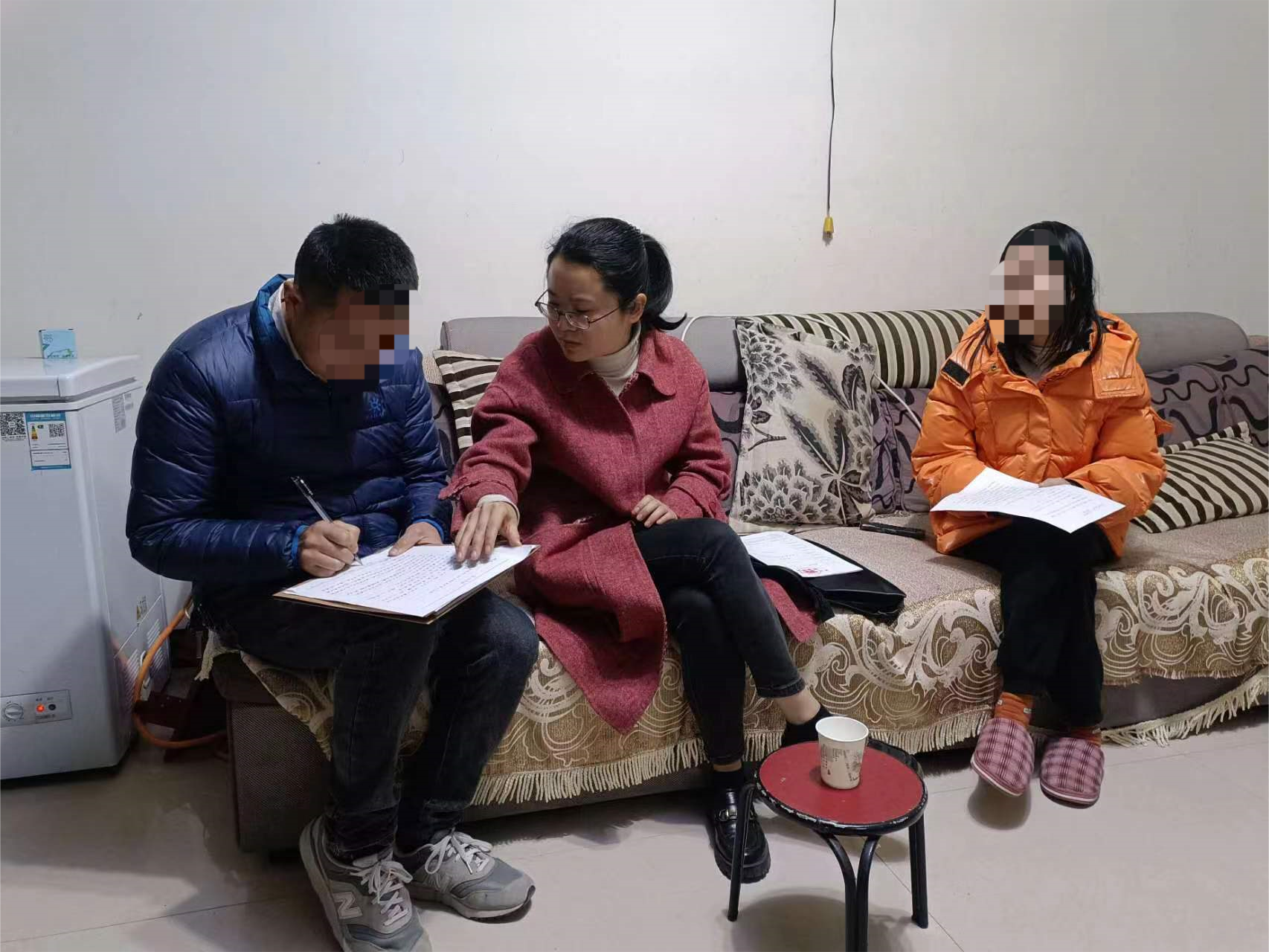 当法官徘徊在爱与痛的边缘