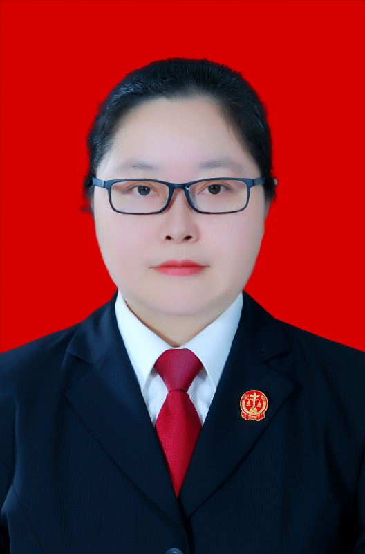 曾晓芳红底.jpg 曾晓芳红底.jpg