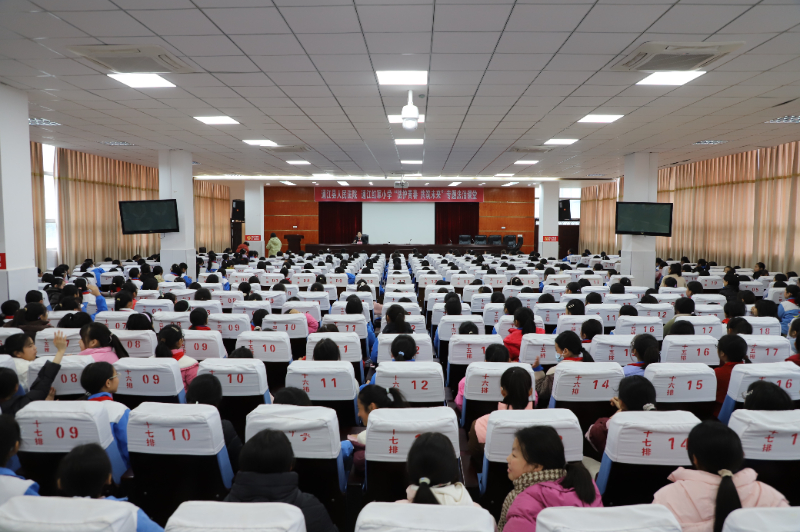 “馨园”志愿宣讲 | 法治阳光温暖“小小的她”